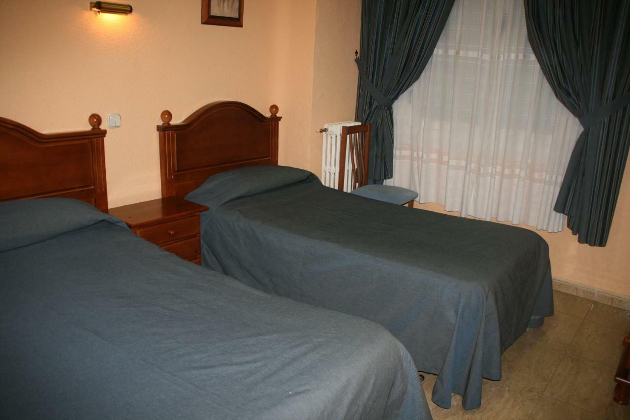 Hostal Playa 2 Madrid Esterno foto